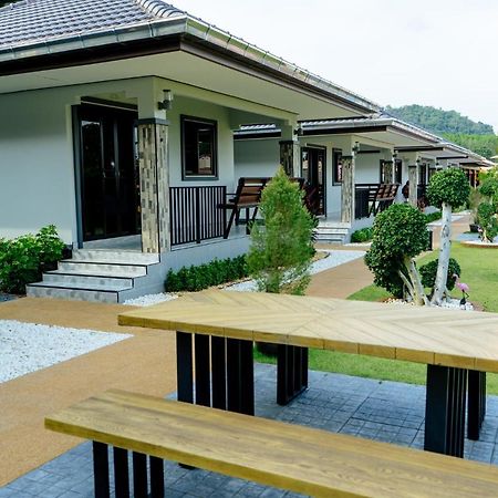 Thai Smile Resort Районг Екстер'єр фото