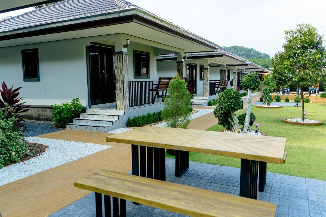 Thai Smile Resort Районг Екстер'єр фото